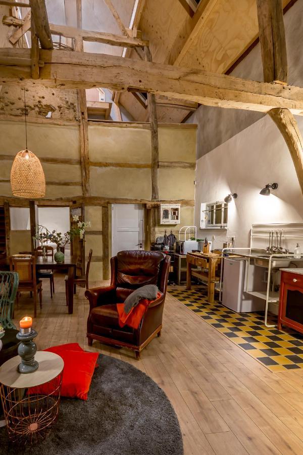 Aan De Holle Weg. Zeer Landelijk Gelegen Verbouwde Stal Tot Woning Nuth エクステリア 写真