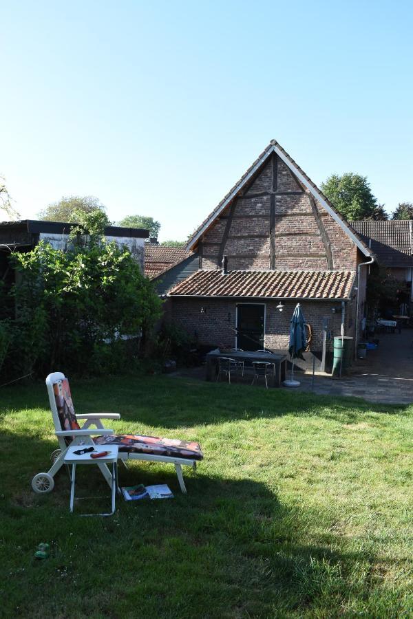 Aan De Holle Weg. Zeer Landelijk Gelegen Verbouwde Stal Tot Woning Nuth エクステリア 写真