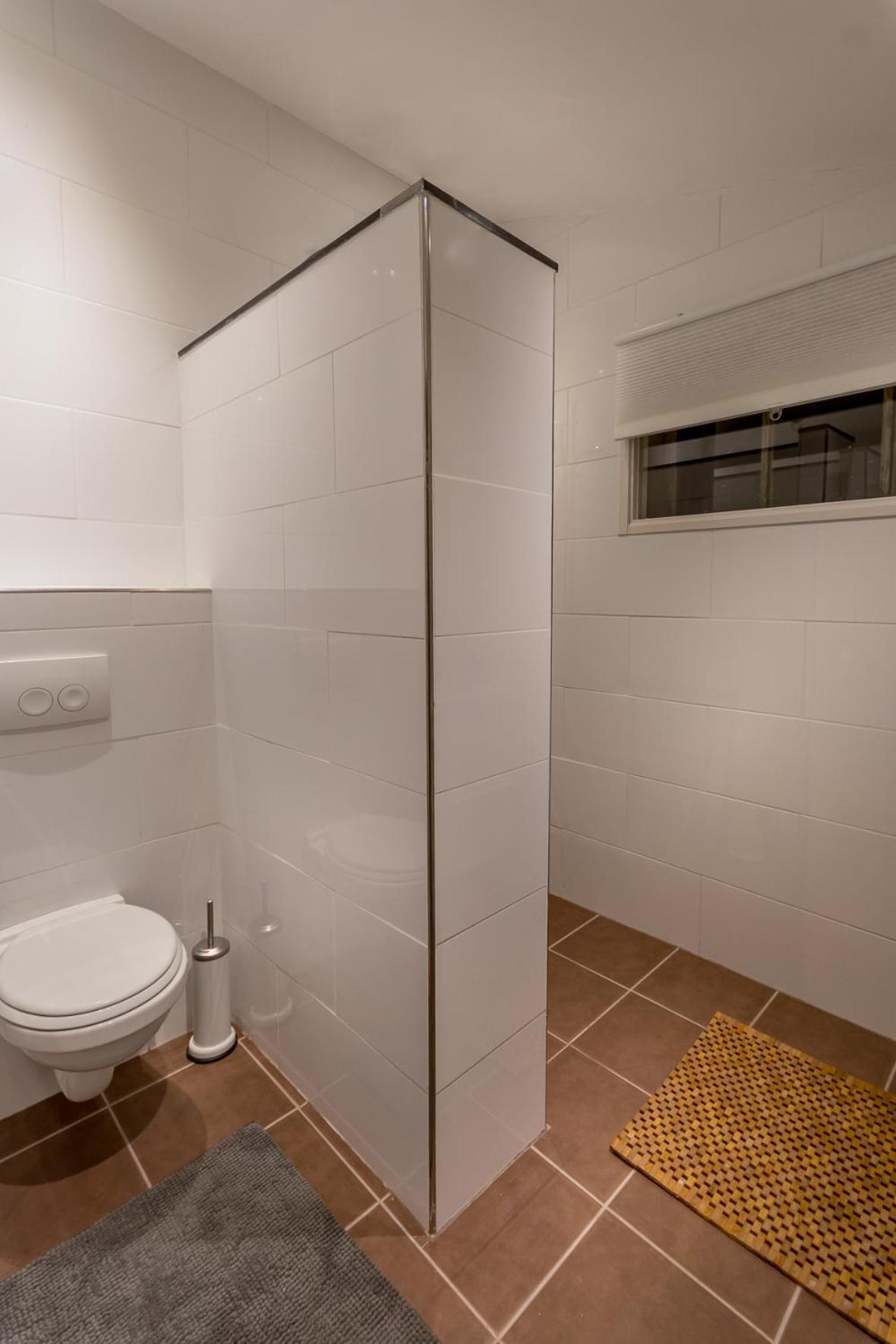Aan De Holle Weg. Zeer Landelijk Gelegen Verbouwde Stal Tot Woning Nuth エクステリア 写真